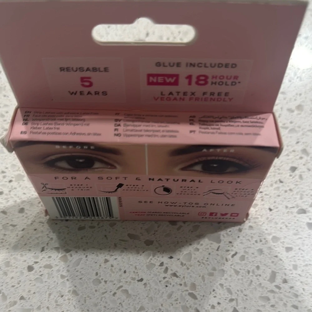 Eylure London 3/4 Length False Eyelashes - Picture 3 of 4